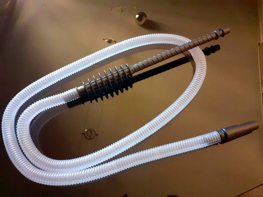 Beccuccio monouso con tubo